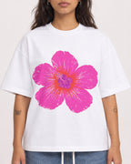 Mockup Boxy Heavyweight Tee White female close-up 06