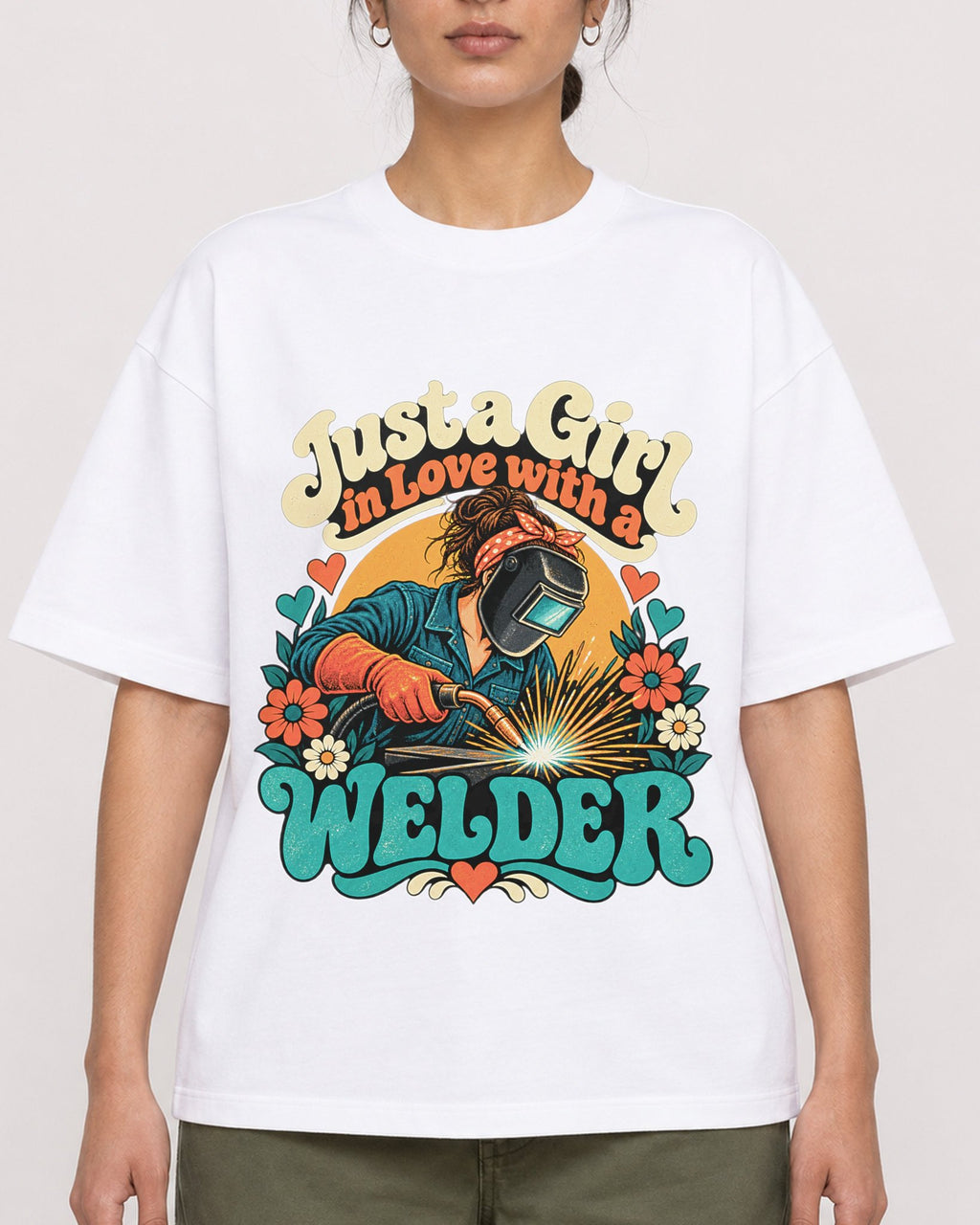 Mockup Boxy Heavyweight Tee White female close-up 17