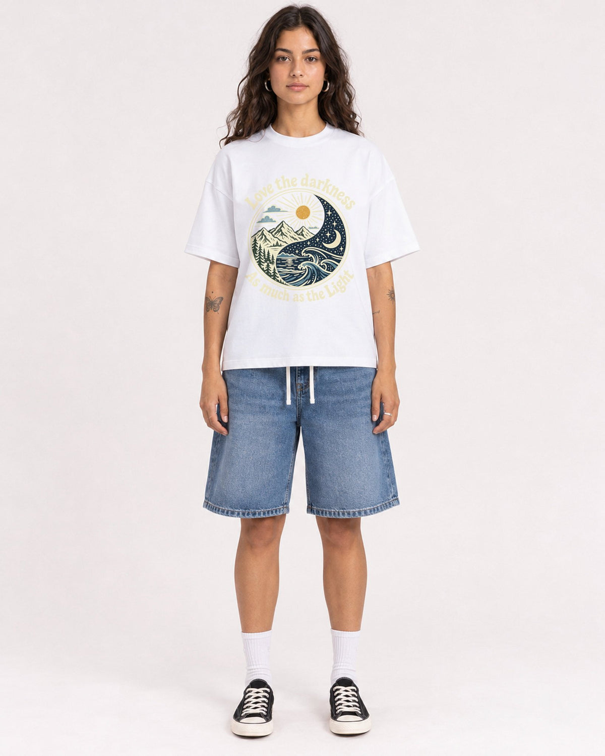 Mockup Boxy Heavyweight Tee White female full-body 06