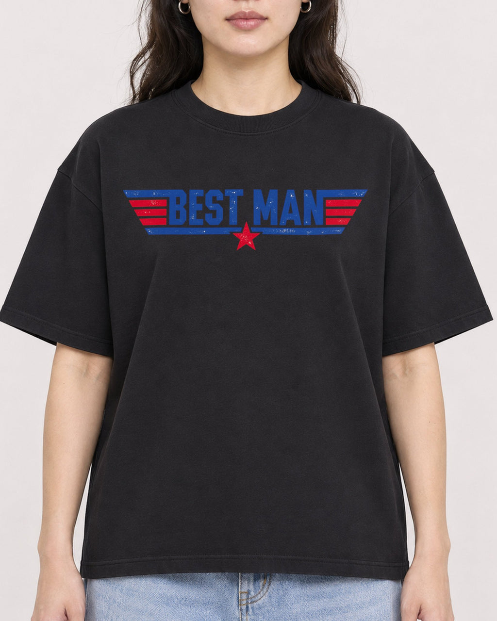 Mockup Boxy Heavyweight Tee Black female close-up 03
