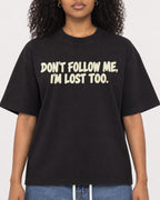 Mockup Boxy Heavyweight Tee Black female close-up 05