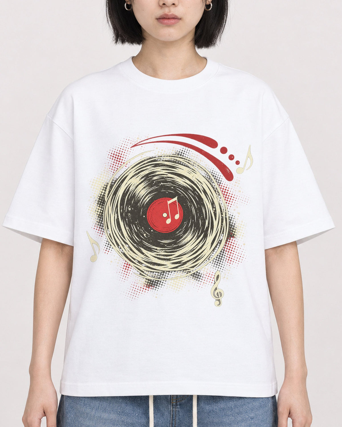 Mockup Boxy Heavyweight Tee White female close-up 11
