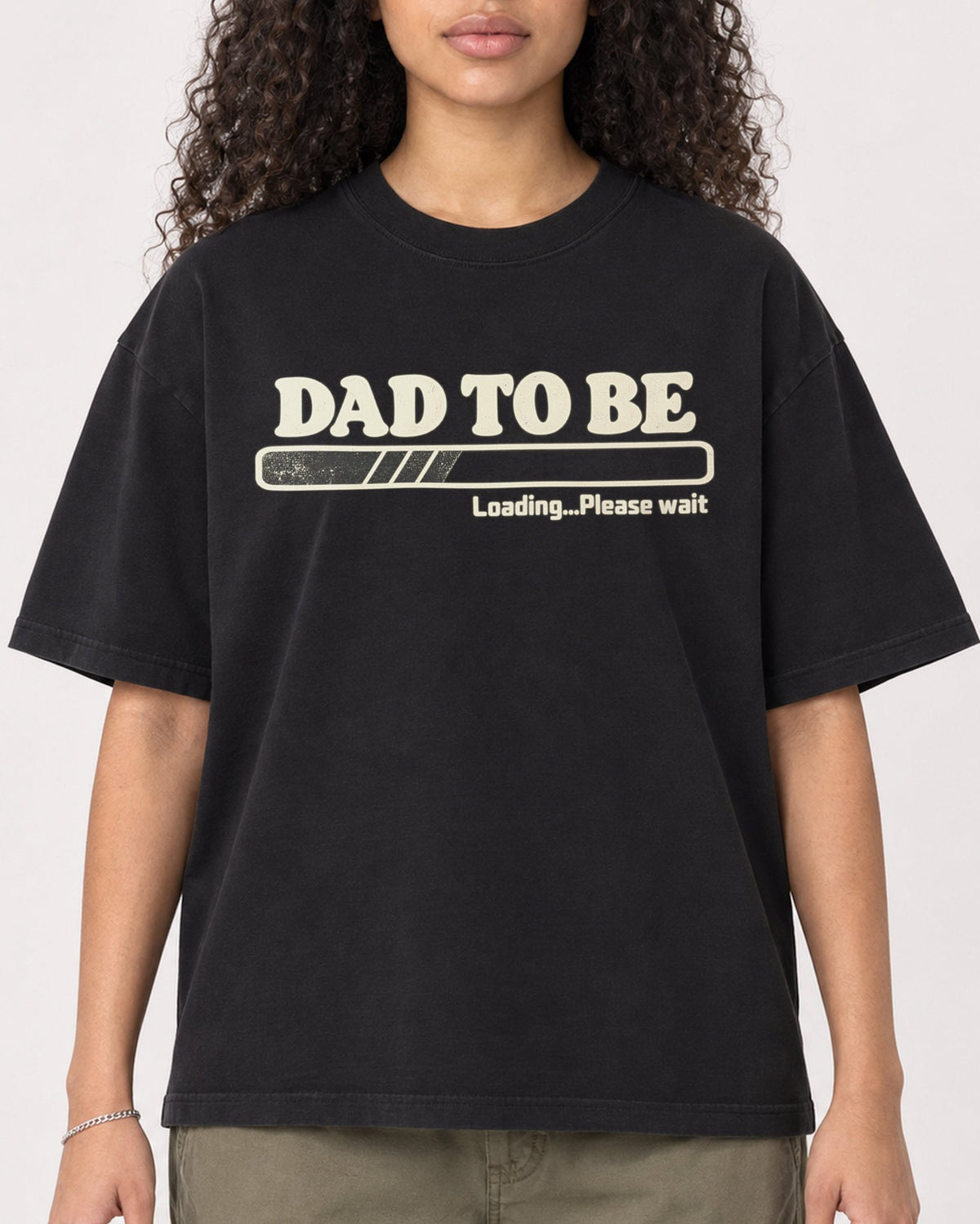 Mockup Boxy Heavyweight Tee Black female close-up 10