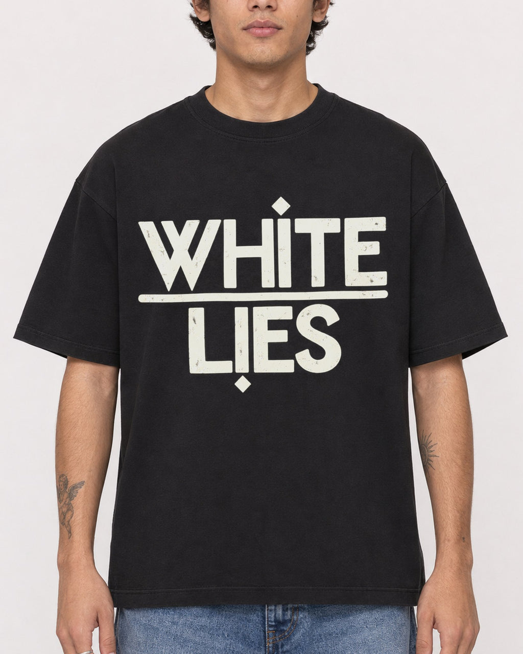 Mockup Boxy Heavyweight Tee Black male close-up 06
