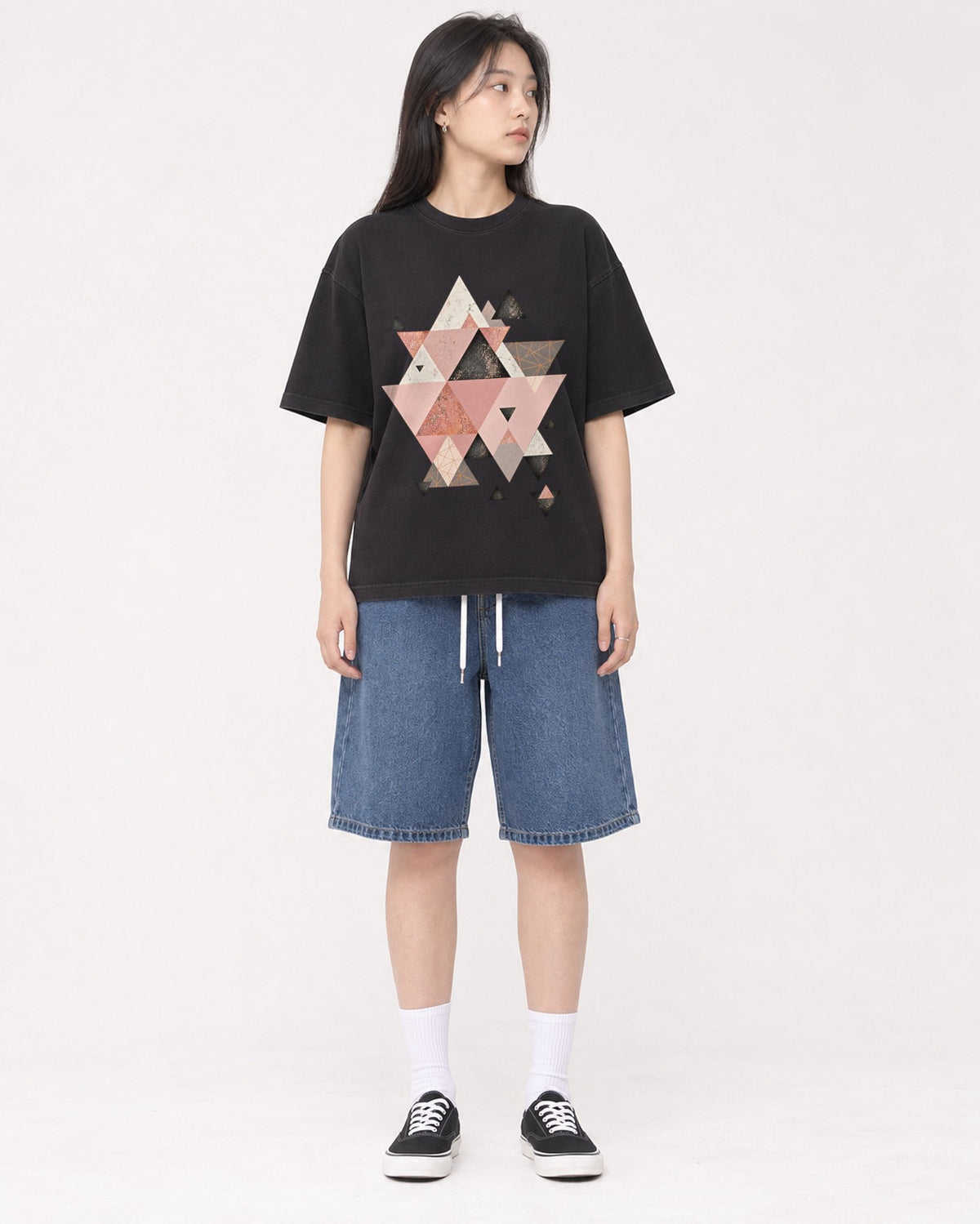 Mockup Boxy Heavyweight Tee Black female full-body 01