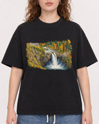 Mockup Boxy Heavyweight Tee Black female close-up 09
