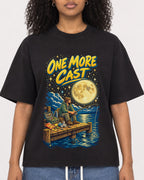 Mockup Boxy Heavyweight Tee Black female close-up 05