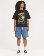 Mockup Boxy Heavyweight Tee Black female full-body 05