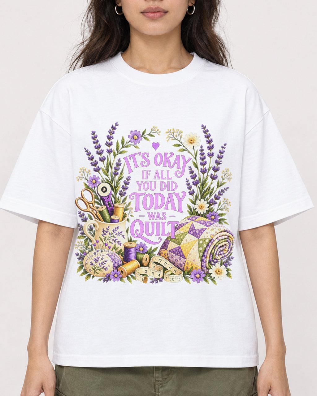 Mockup Boxy Heavyweight Tee White female close-up 02