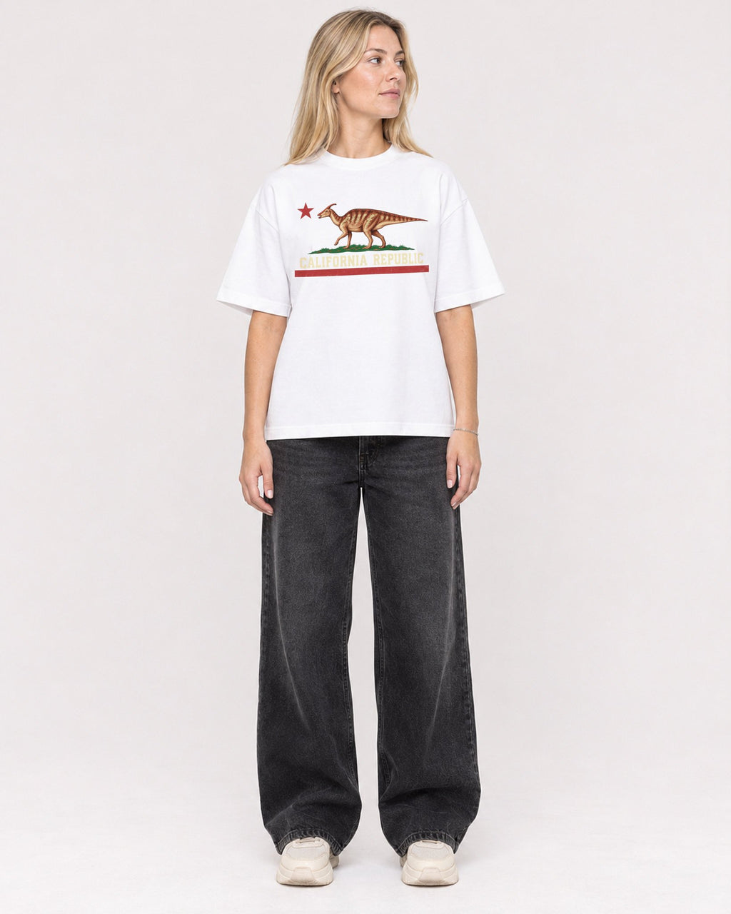 Mockup Boxy Heavyweight Tee White female full-body 08