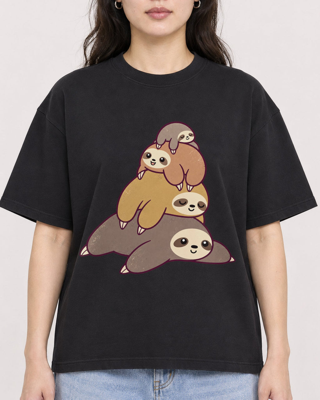 Mockup Boxy Heavyweight Tee Black female close-up 03