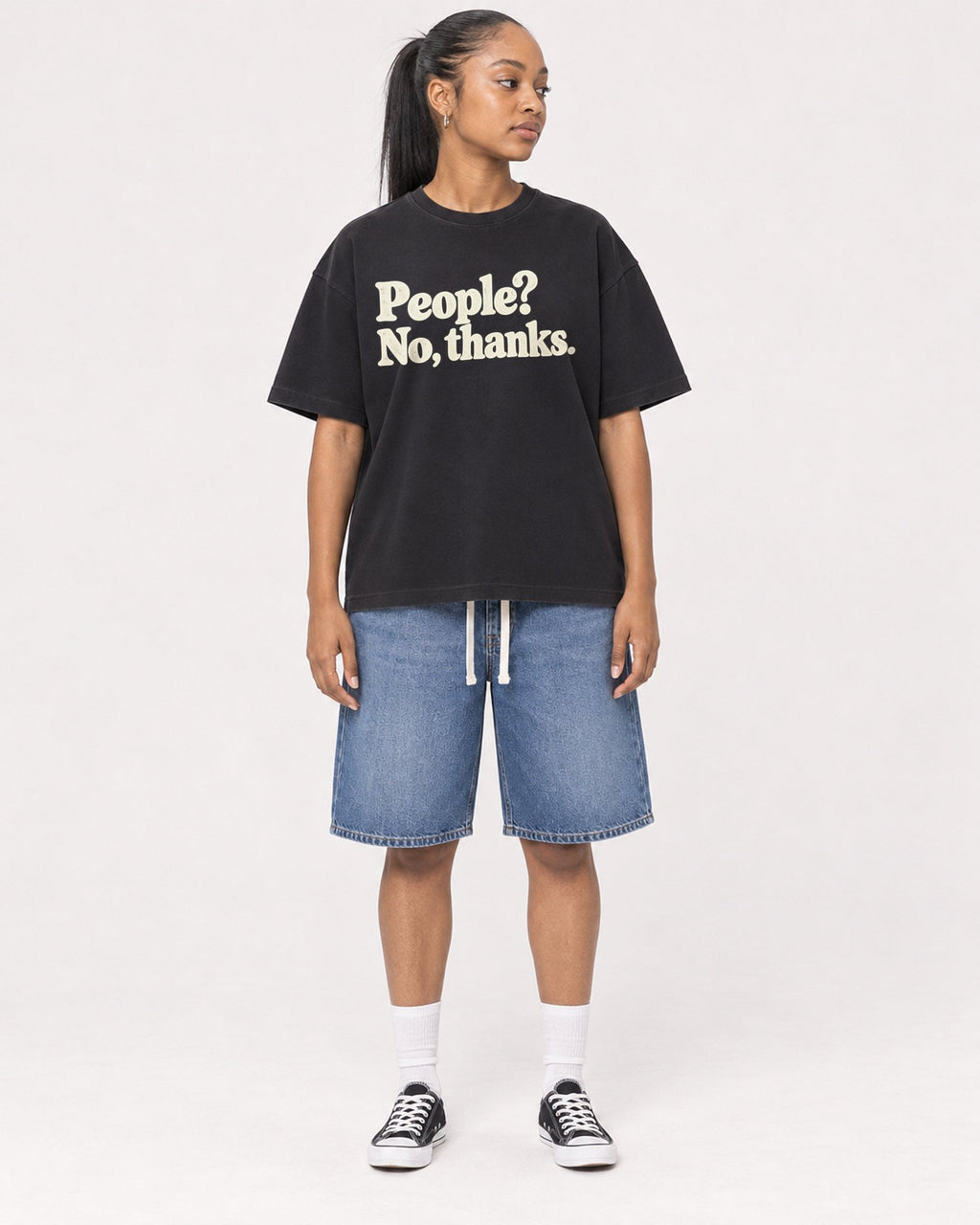 Mockup Boxy Heavyweight Tee Black female full-body 25
