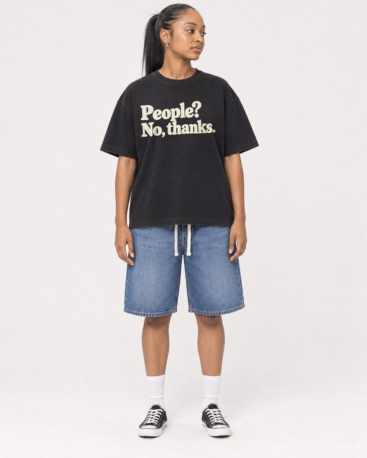 Mockup Boxy Heavyweight Tee Black female full-body 25
