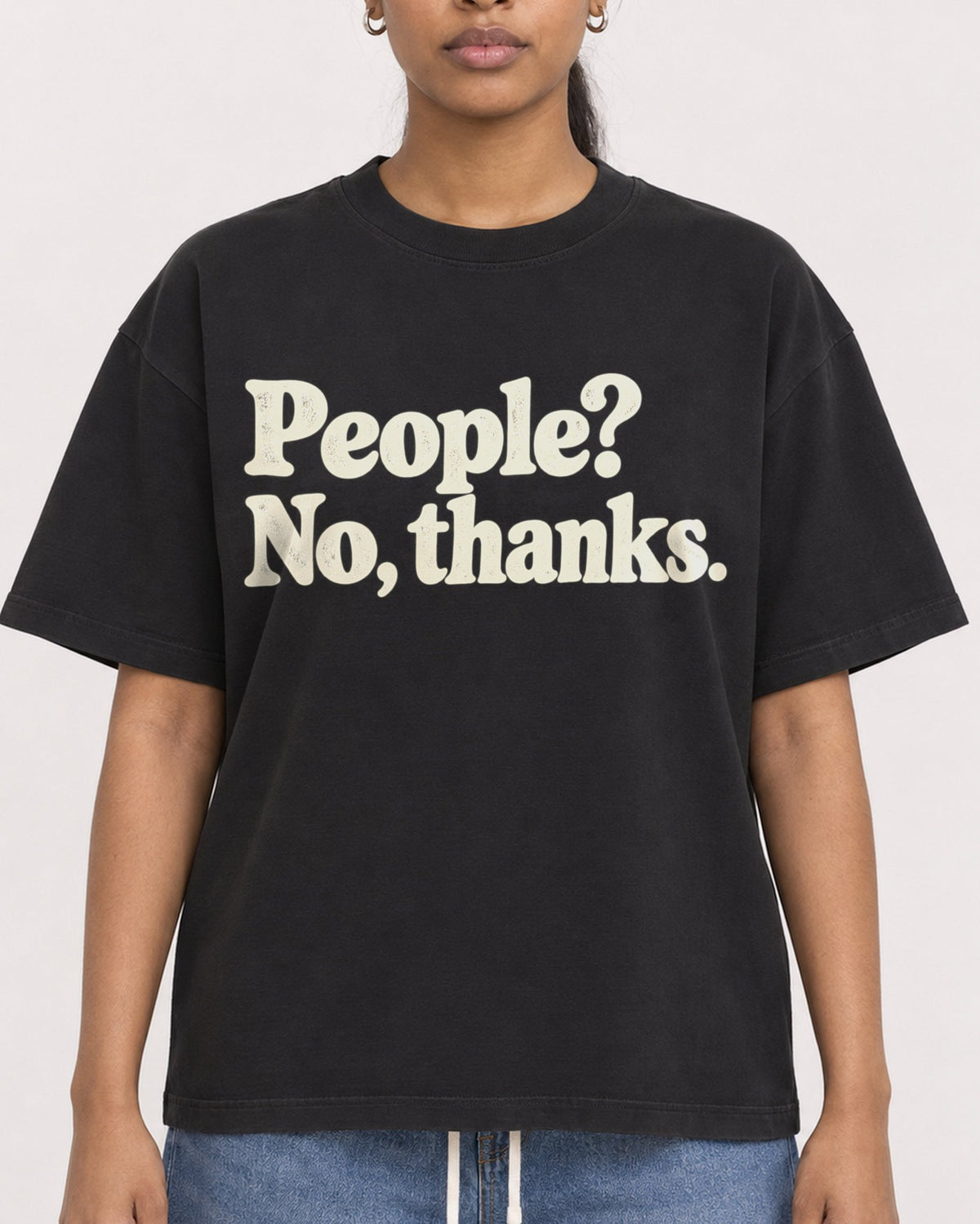 Mockup Boxy Heavyweight Tee Black female close-up 25