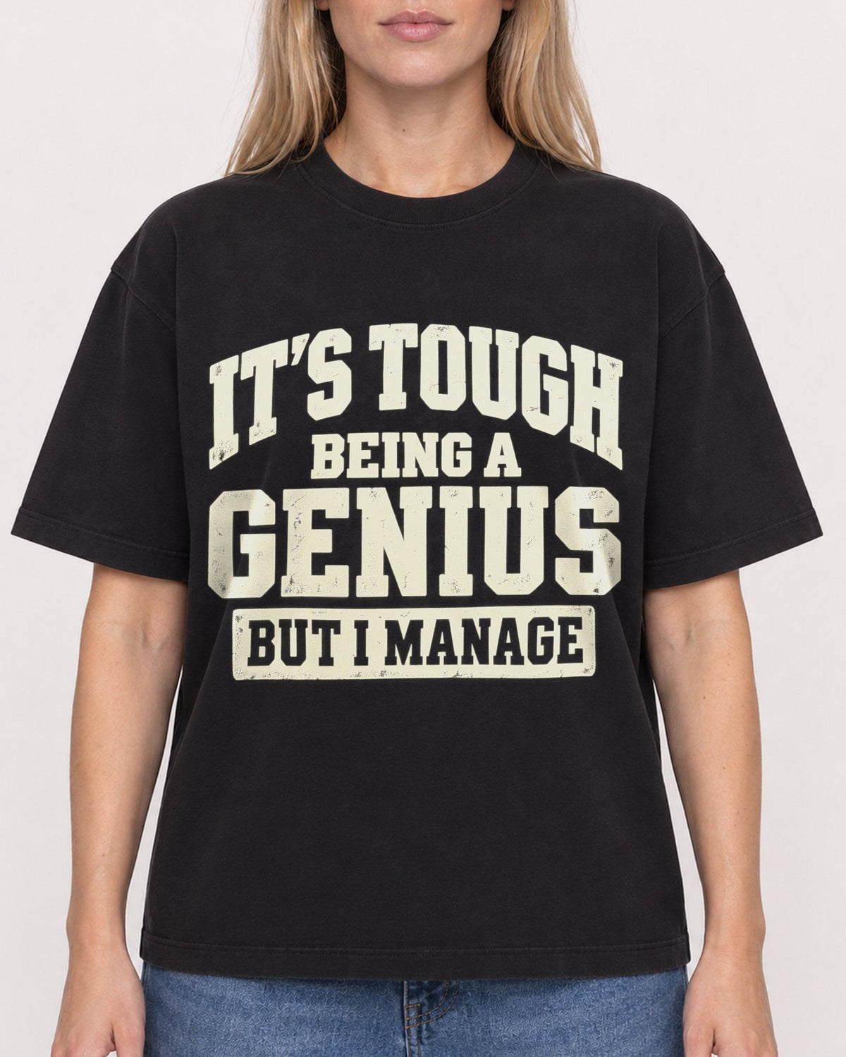 Mockup Boxy Heavyweight Tee Black female close-up 08