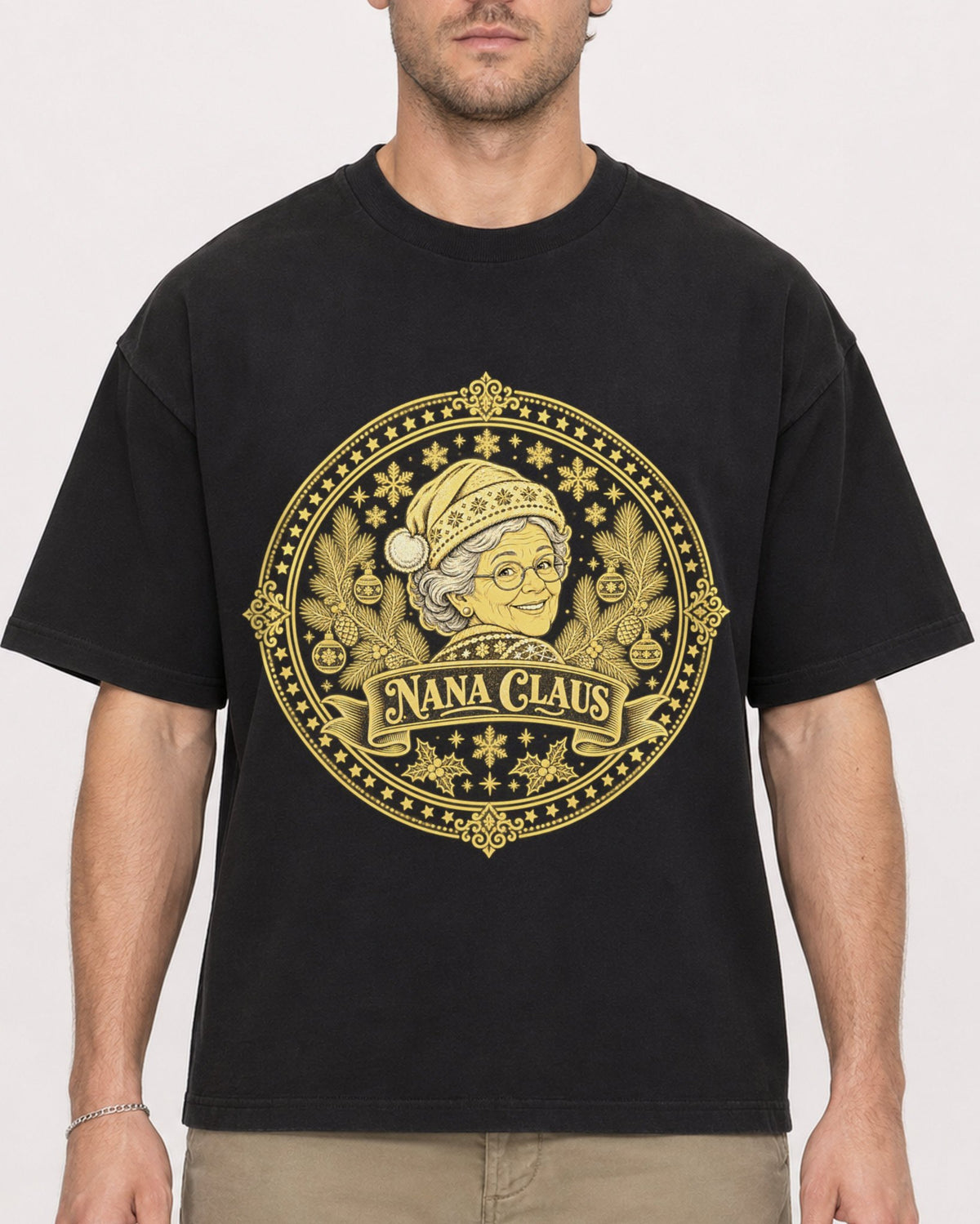 Mockup Boxy Heavyweight Tee Black male close-up 08