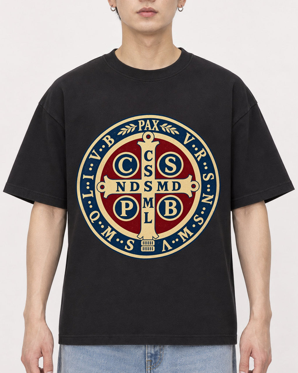 Mockup Boxy Heavyweight Tee Black male close-up 01