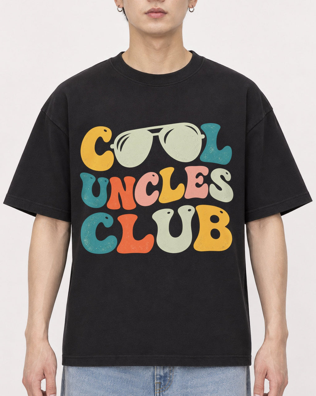 Mockup Boxy Heavyweight Tee Black male close-up 01
