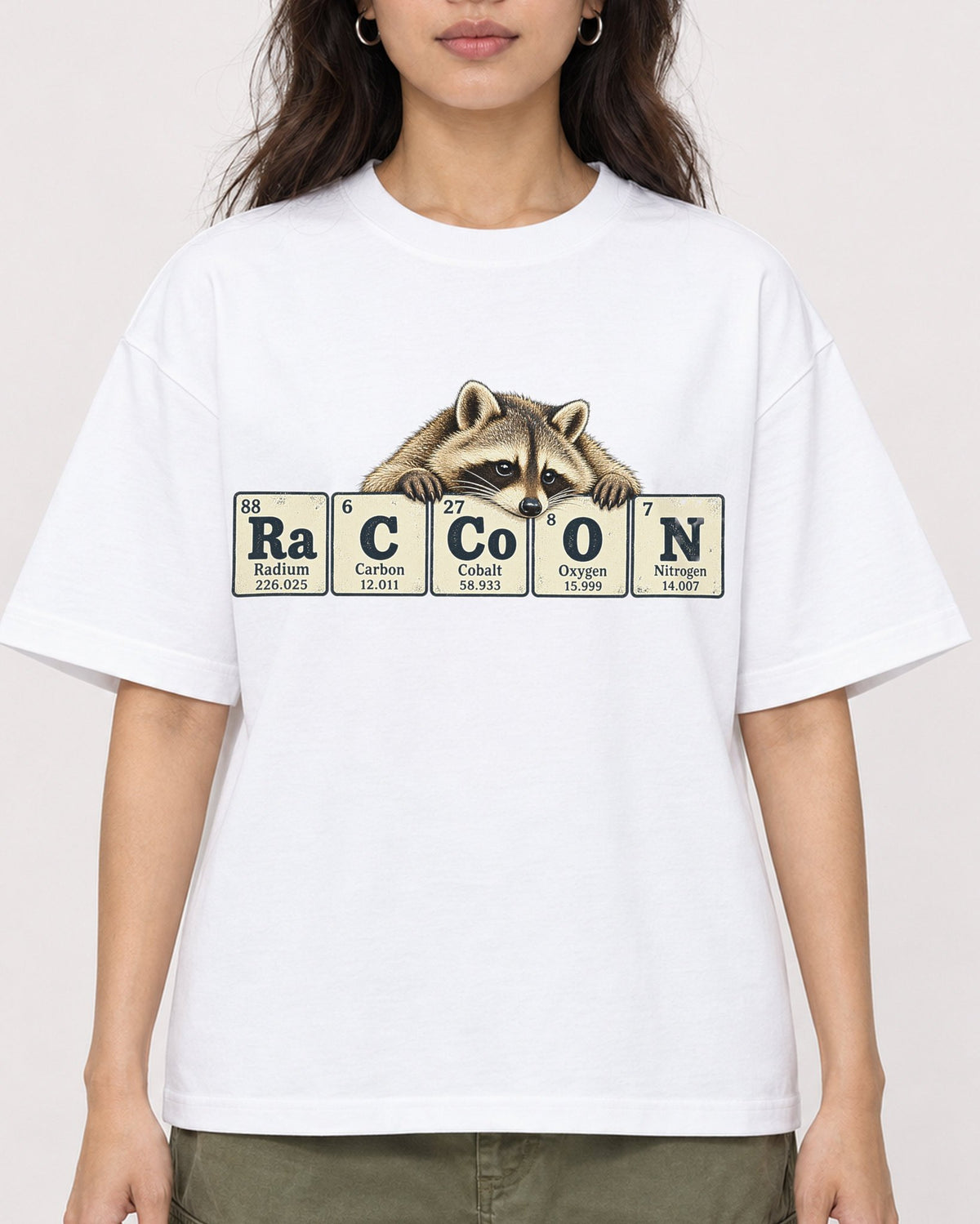 Mockup Boxy Heavyweight Tee White female close-up 02