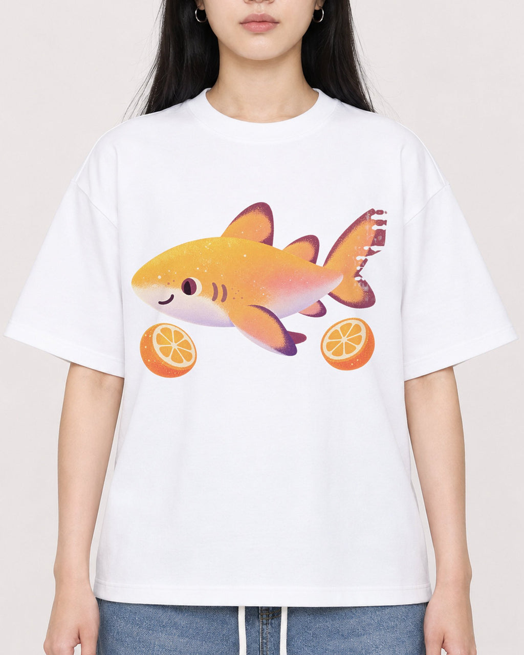 Mockup Boxy Heavyweight Tee White female close-up 01
