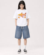 Mockup Boxy Heavyweight Tee White female full-body 01