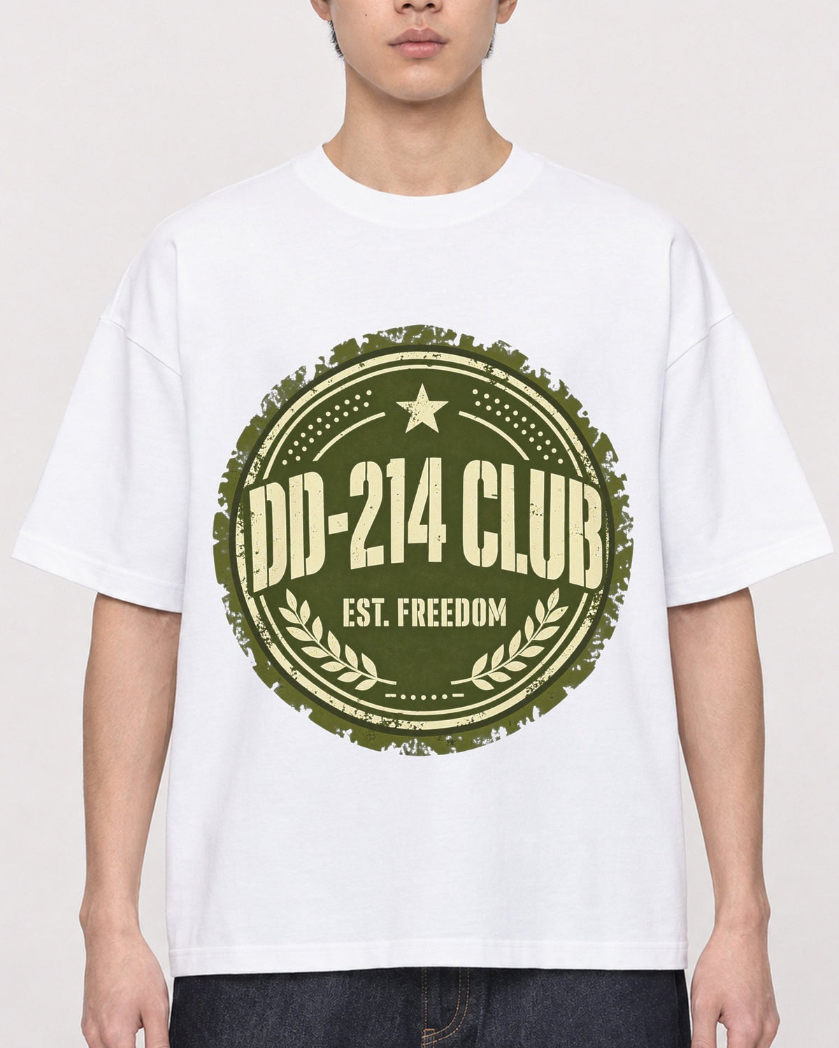 Mockup Boxy Heavyweight Tee White male close-up 01