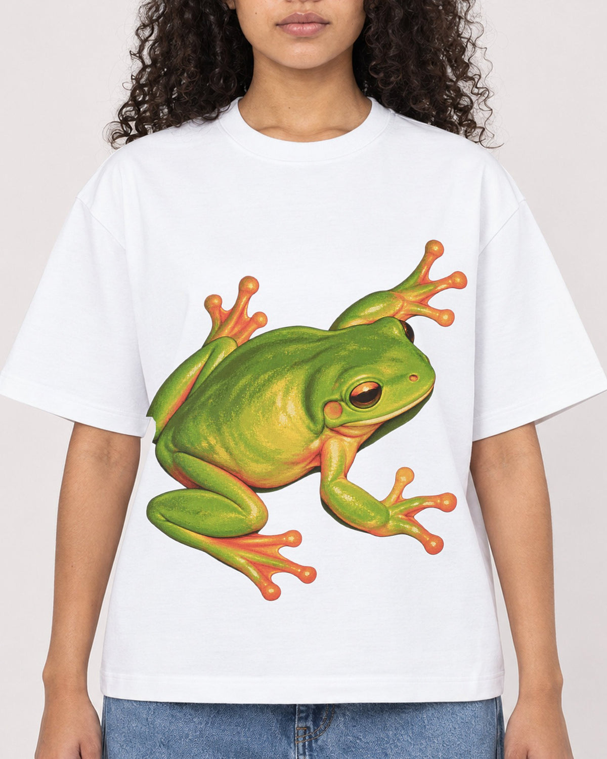 Mockup Boxy Heavyweight Tee White female close-up 10