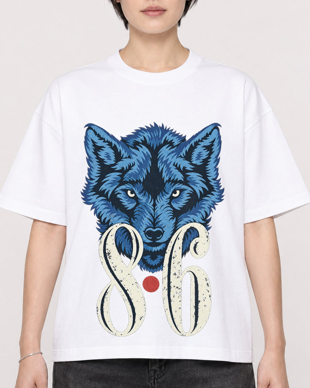 Mockup Boxy Heavyweight Tee White female close-up 23