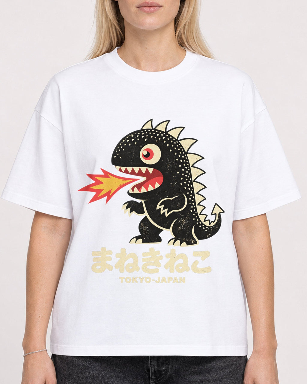 Mockup Boxy Heavyweight Tee White female close-up 08
