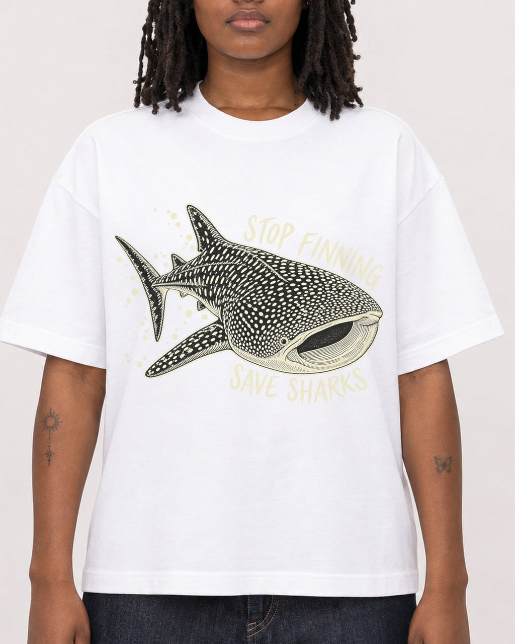 Mockup Boxy Heavyweight Tee White female close-up 24