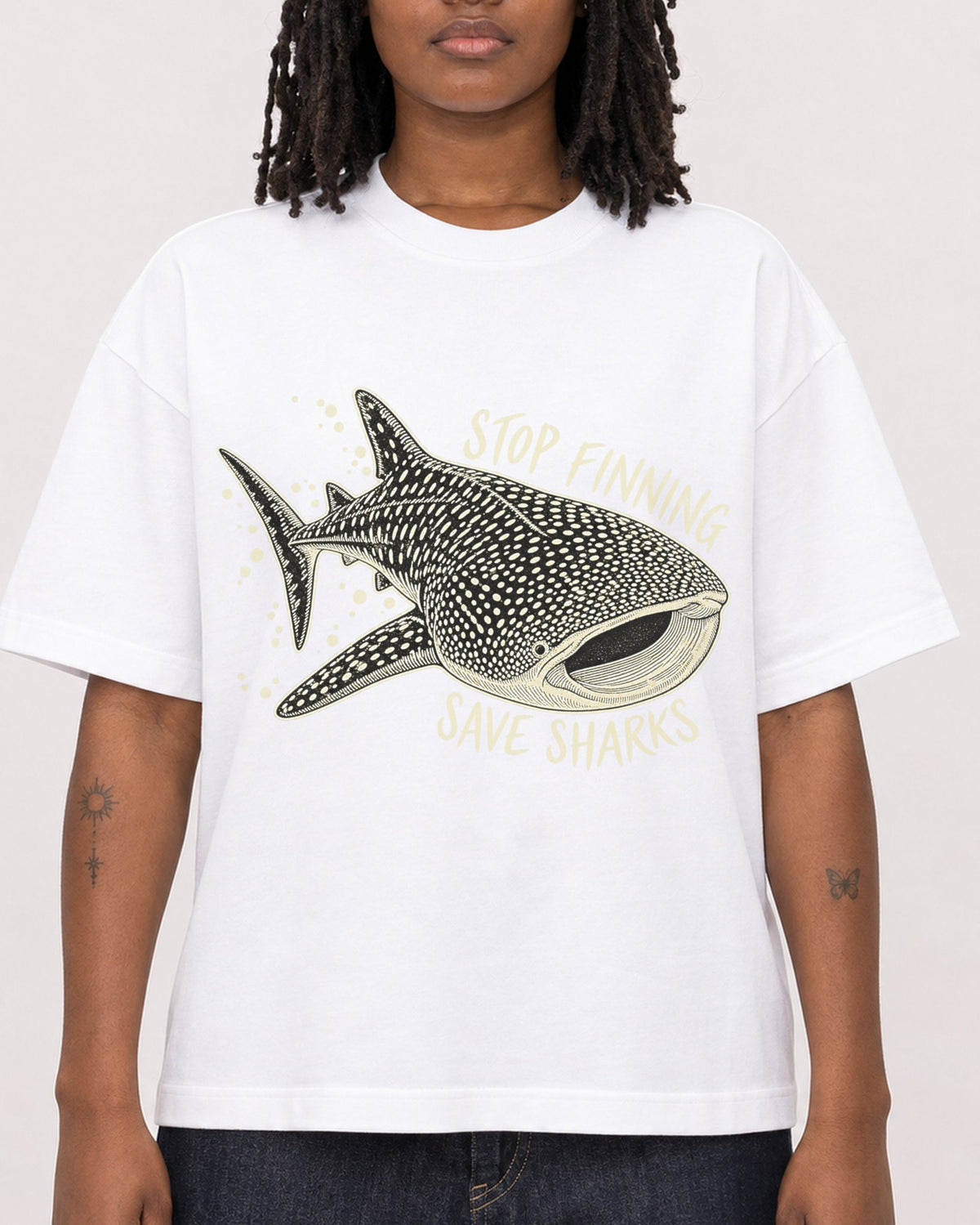 Mockup Boxy Heavyweight Tee White female close-up 24
