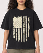 Mockup Boxy Heavyweight Tee Black female close-up 10