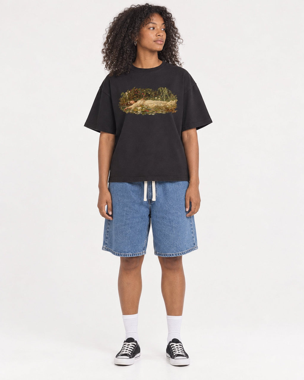 Mockup Boxy Heavyweight Tee Black female full-body 05