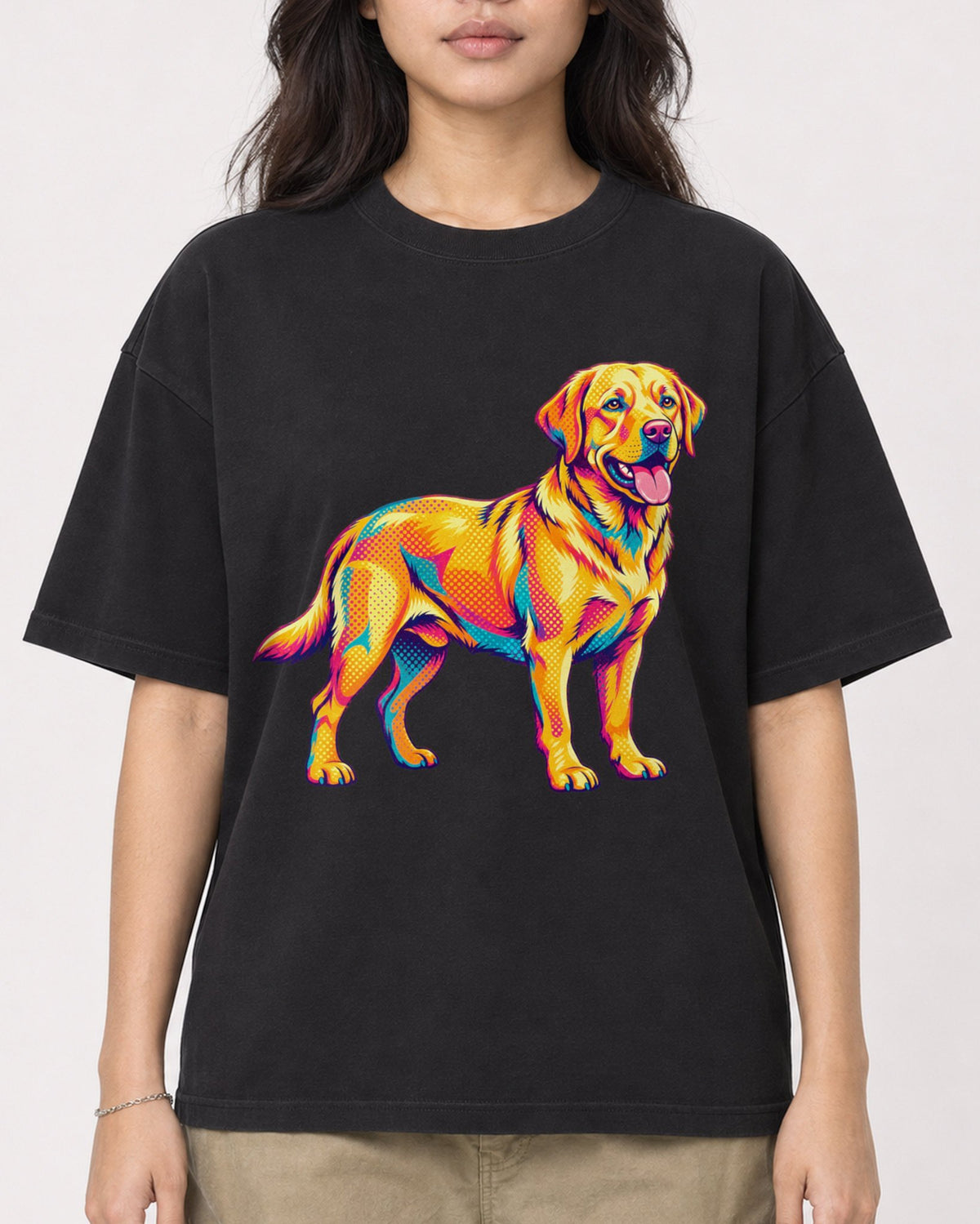 Mockup Boxy Heavyweight Tee Black female close-up 02