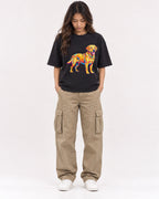 Mockup Boxy Heavyweight Tee Black female full-body 02