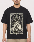 Mockup Boxy Heavyweight Tee Black male close-up 32