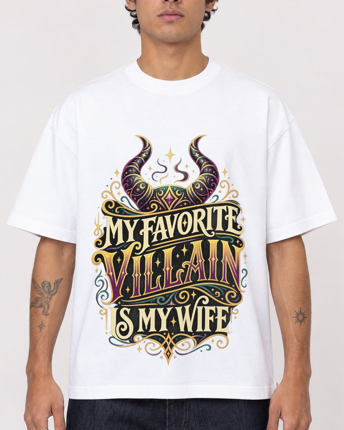 Mockup Boxy Heavyweight Tee White male close-up 06
