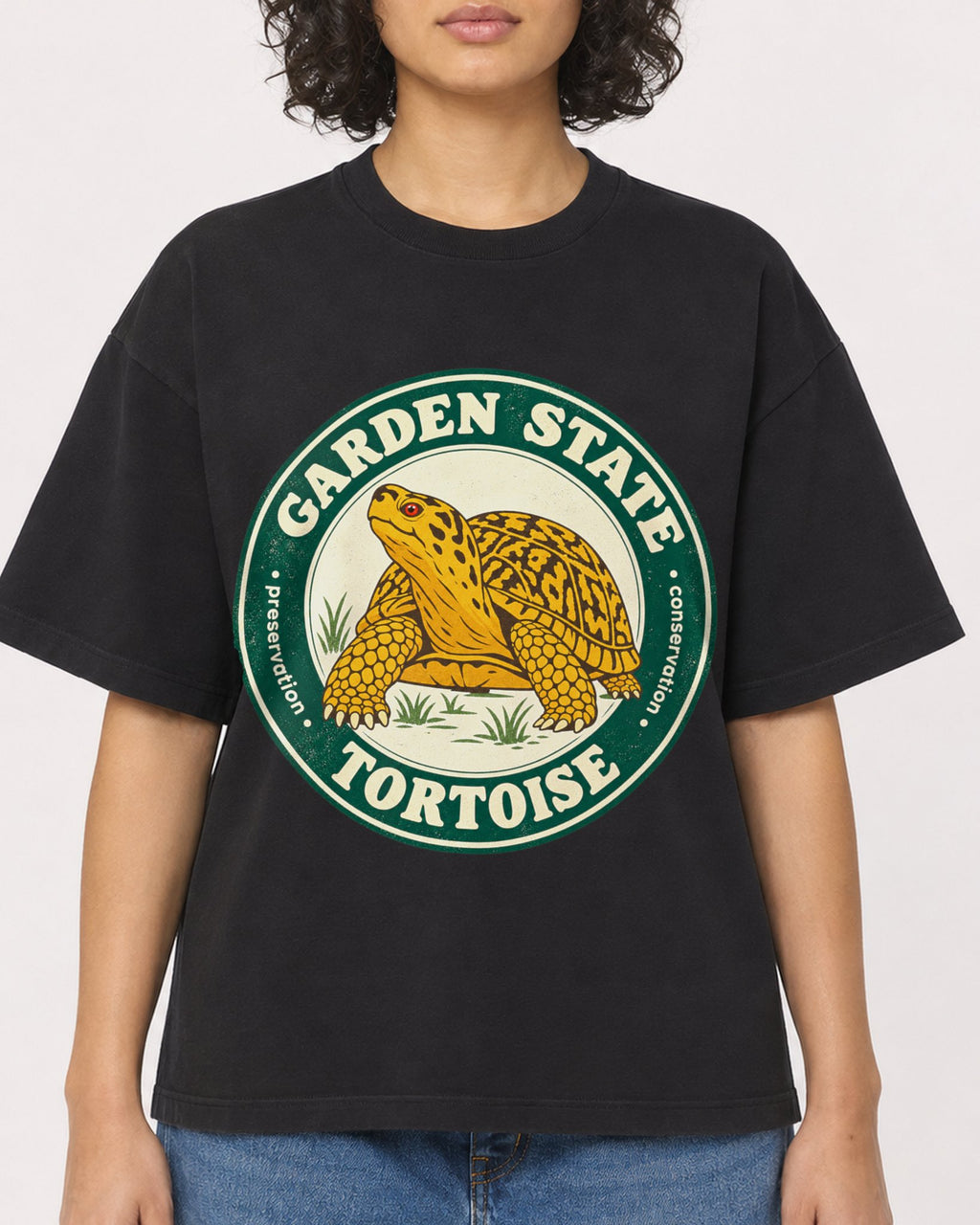Mockup Boxy Heavyweight Tee Black female close-up 40