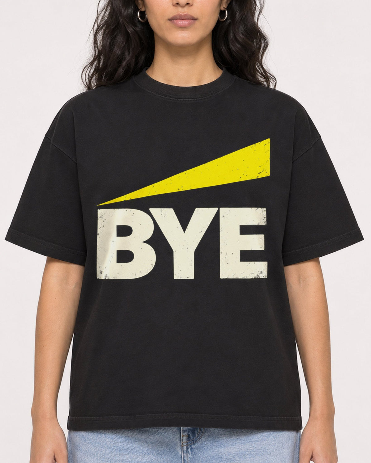 Mockup Boxy Heavyweight Tee Black female close-up 07