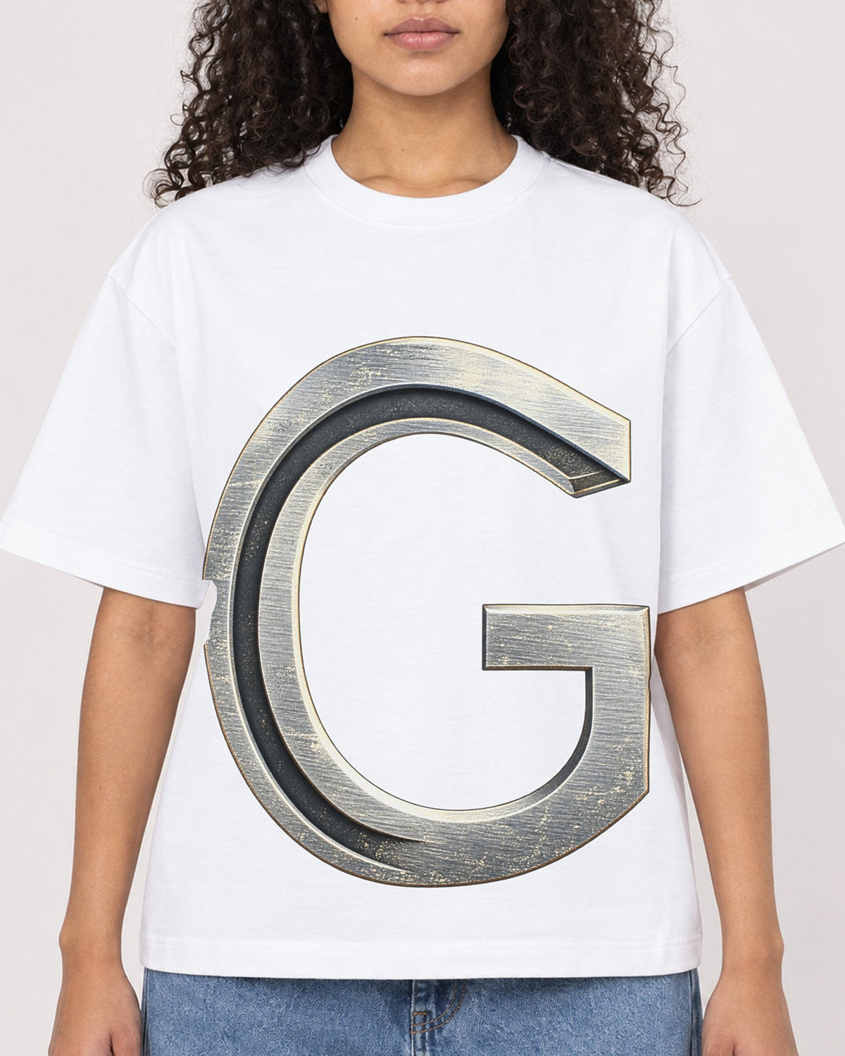 Mockup Boxy Heavyweight Tee White female close-up 10