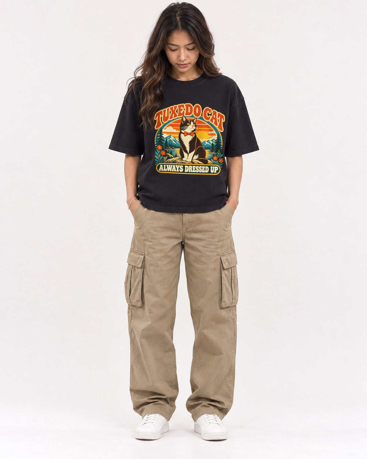 Mockup Boxy Heavyweight Tee Black female full-body 02
