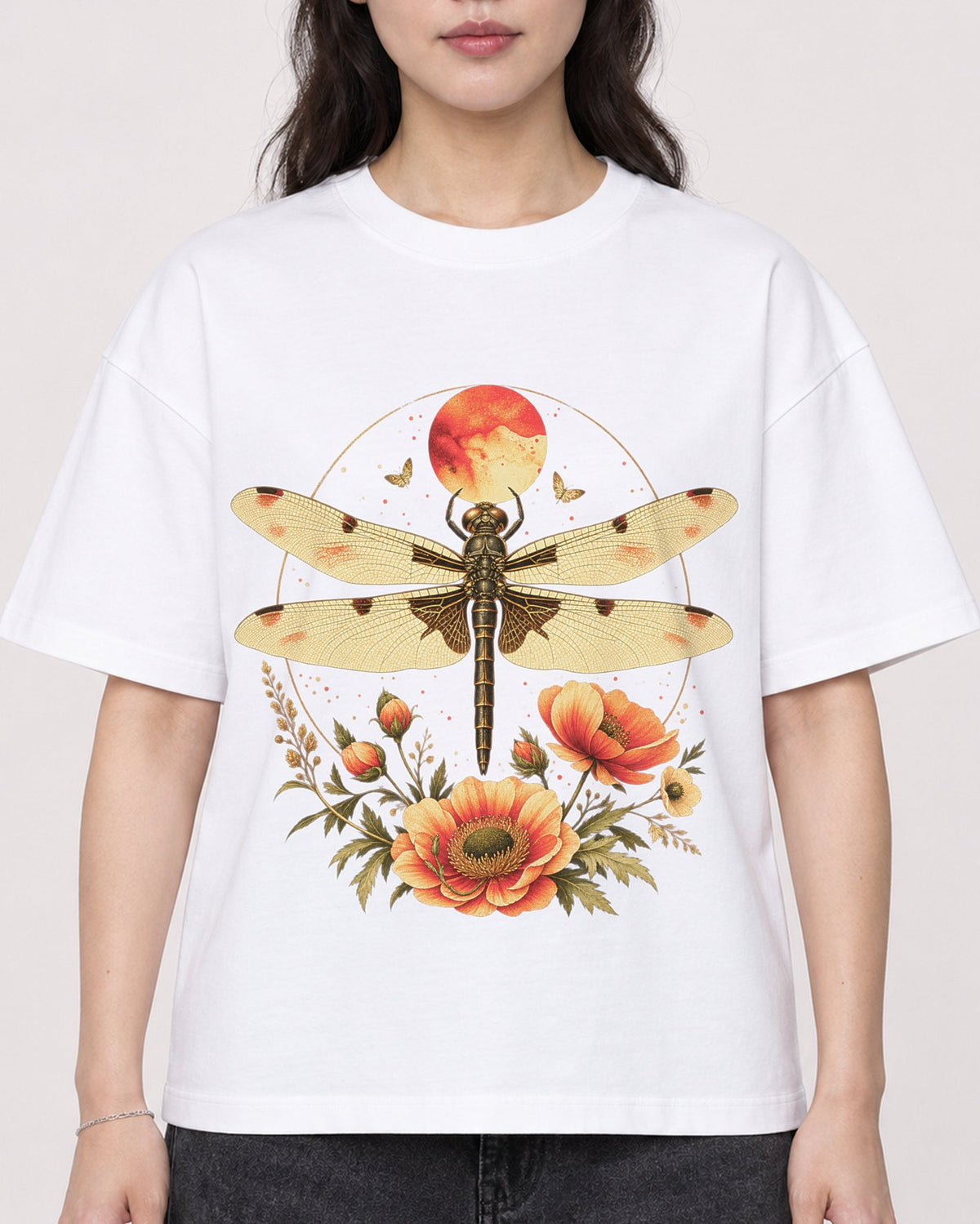 Mockup Boxy Heavyweight Tee White female close-up 03
