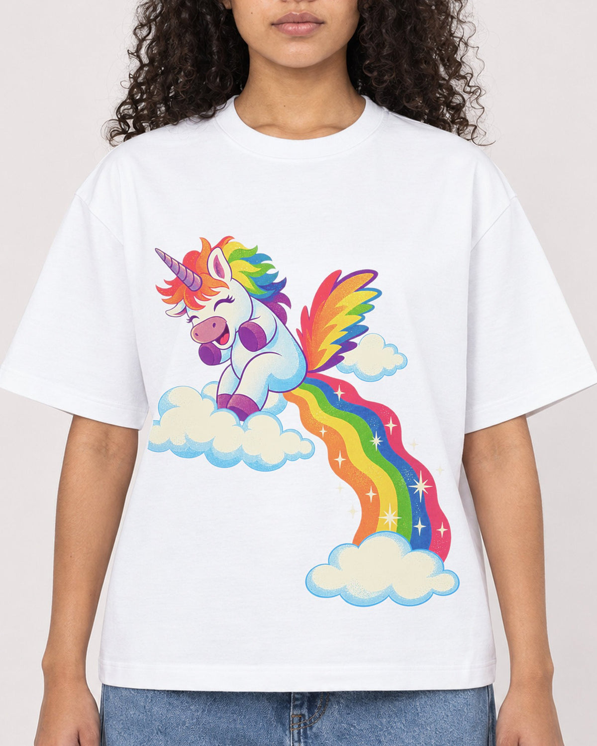 Mockup Boxy Heavyweight Tee White female close-up 10