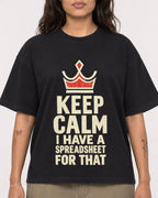 Mockup Boxy Heavyweight Tee Black female close-up 06