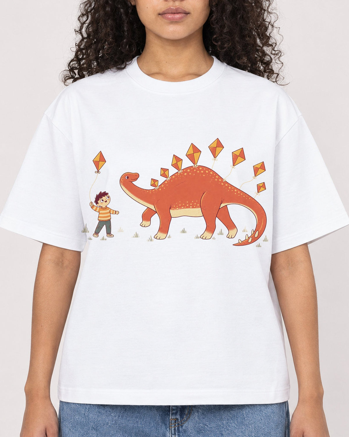 Mockup Boxy Heavyweight Tee White female close-up 10