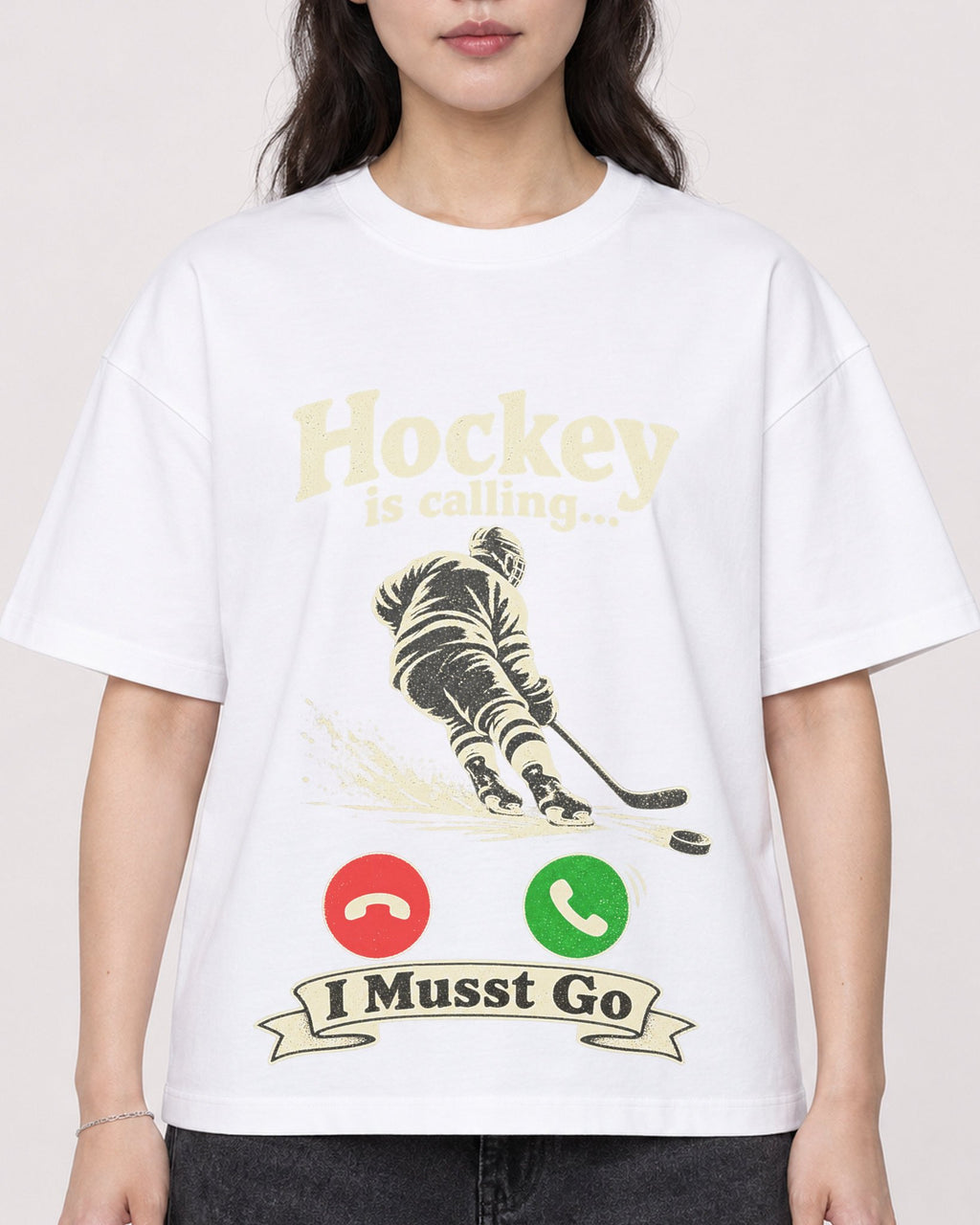 Mockup Boxy Heavyweight Tee White female close-up 03