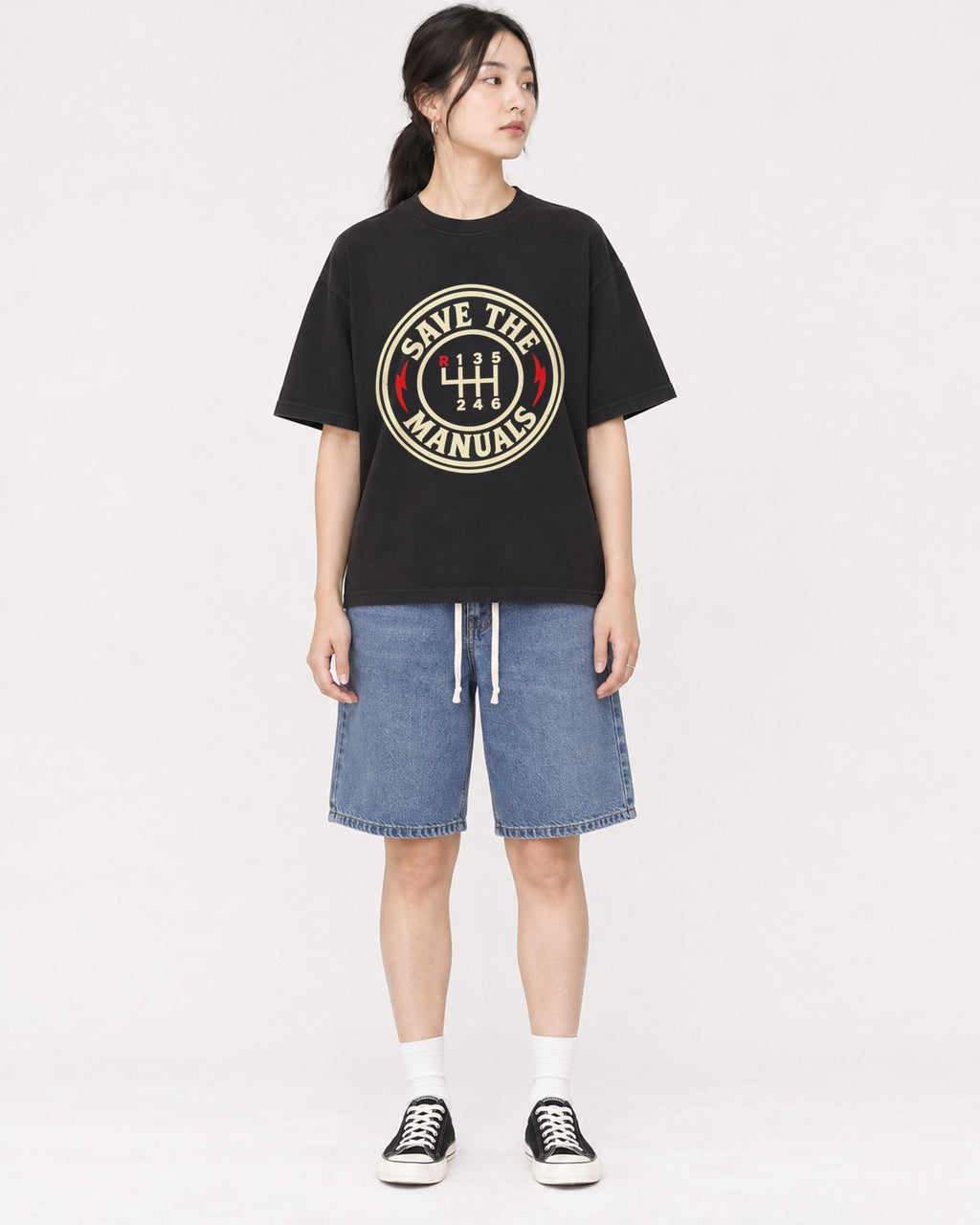 Mockup Boxy Heavyweight Tee Black female full-body 21