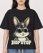 Mockup Boxy Heavyweight Tee Black female close-up 13