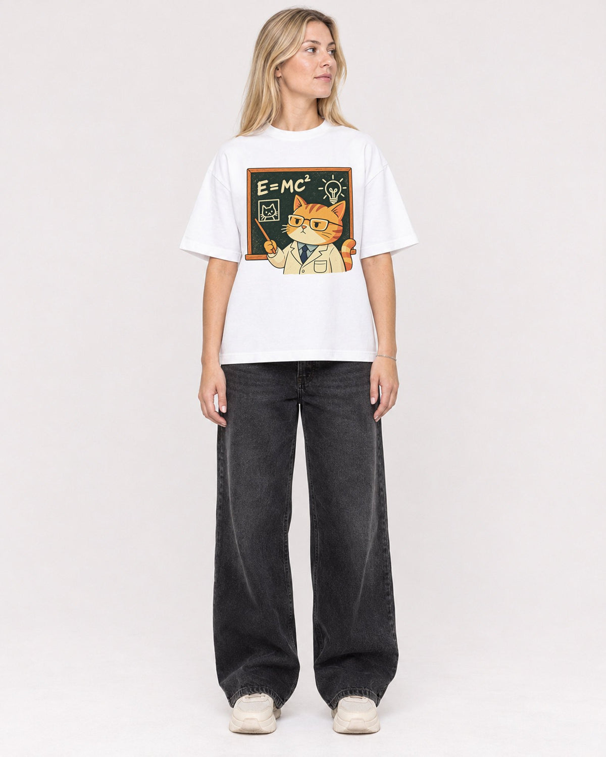 Mockup Boxy Heavyweight Tee White female full-body 08
