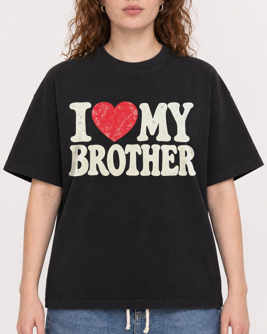 Mockup Boxy Heavyweight Tee Black female close-up 09